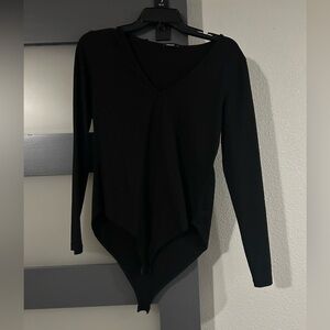 Mangdiup long sleeve v neck bodysuit. Never worn